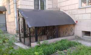 Козырек над входом в подвал: устройство навеса, козырёк над подвалом