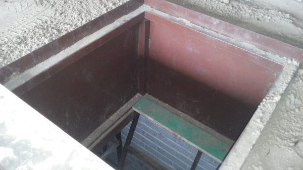 Погреб в гараже
