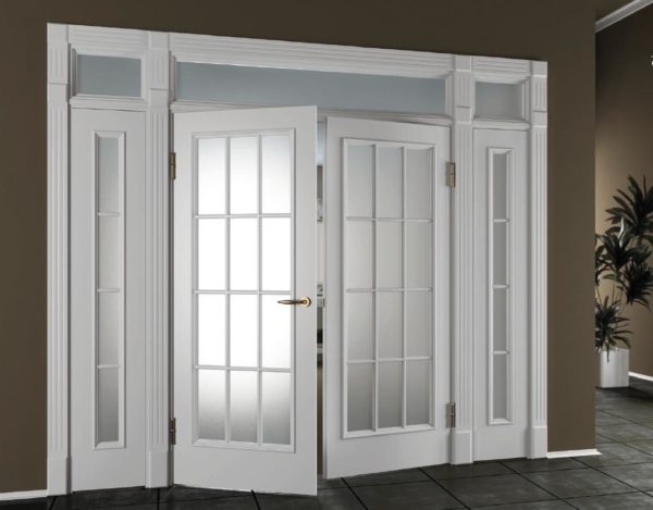 Распашные створки Варианты дверей в кладовку