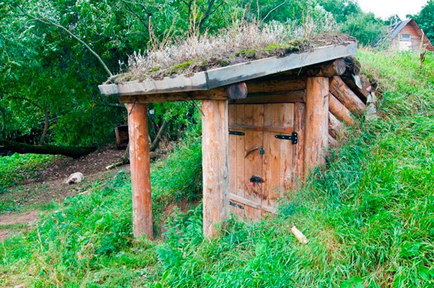 Погреб на улице