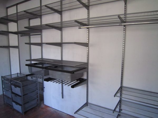 Установка систем хранения в кладовку Кладовка на даче своими руками