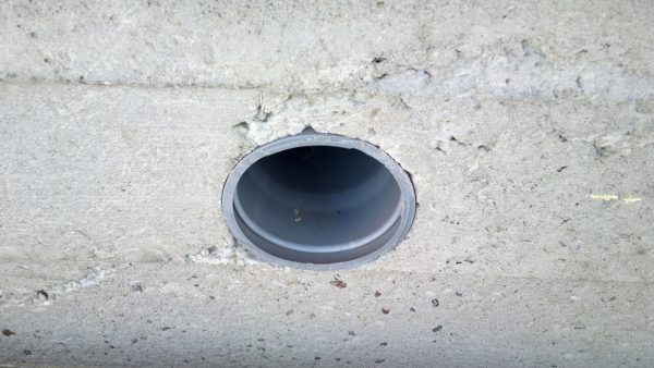 Особенности размещения и требуемое количество продухов Продухи в подполье